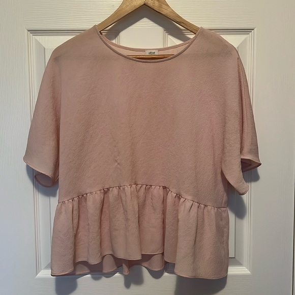 Size small Wilfred drapey blush coloured blouse - Picture 1 of 2